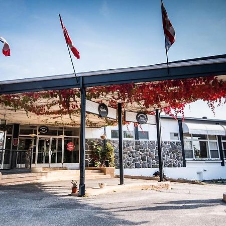Hotel La Caravelle Baie-Comeau Εξωτερικό φωτογραφία