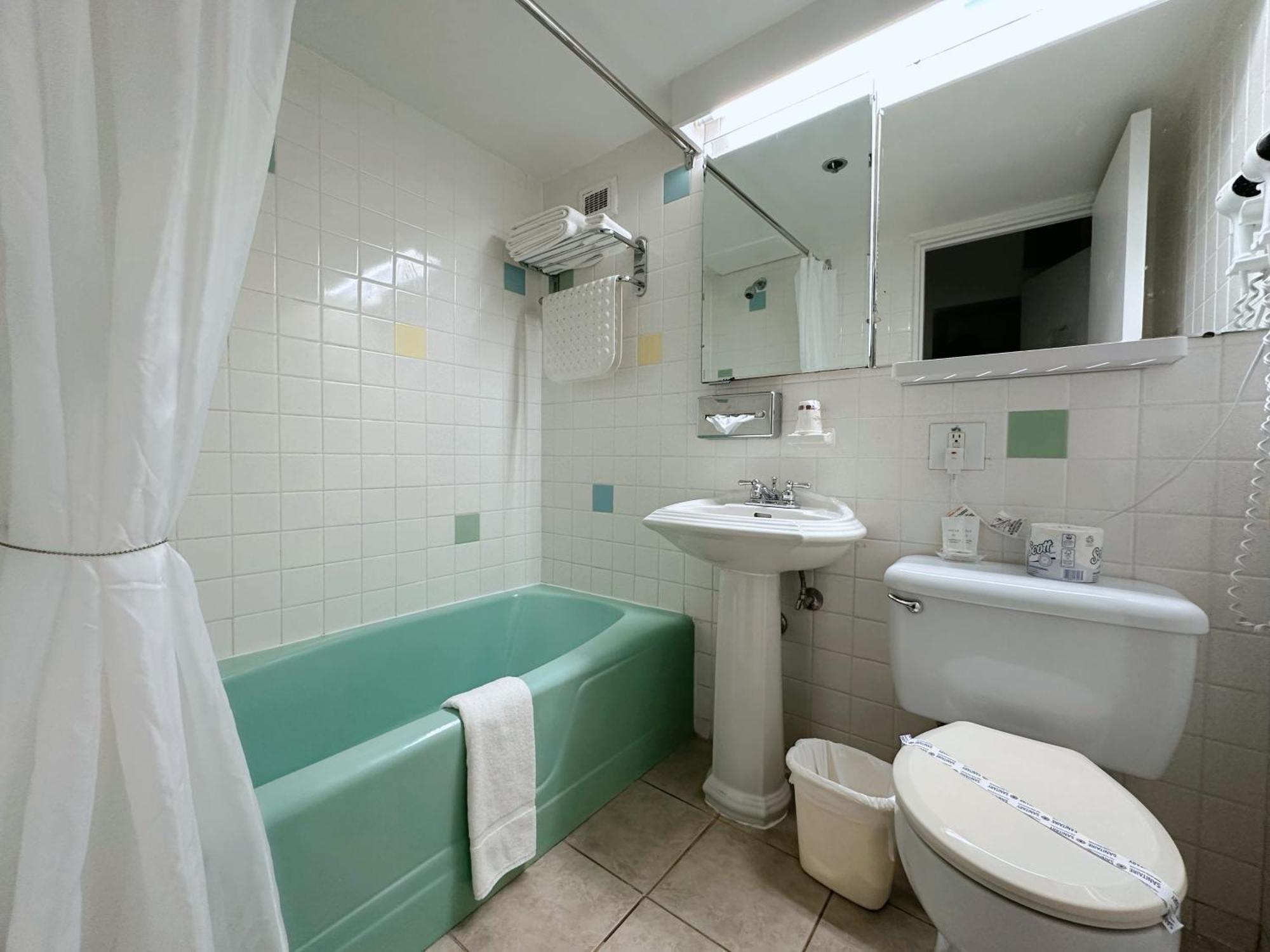 Hotel La Caravelle Baie-Comeau Εξωτερικό φωτογραφία