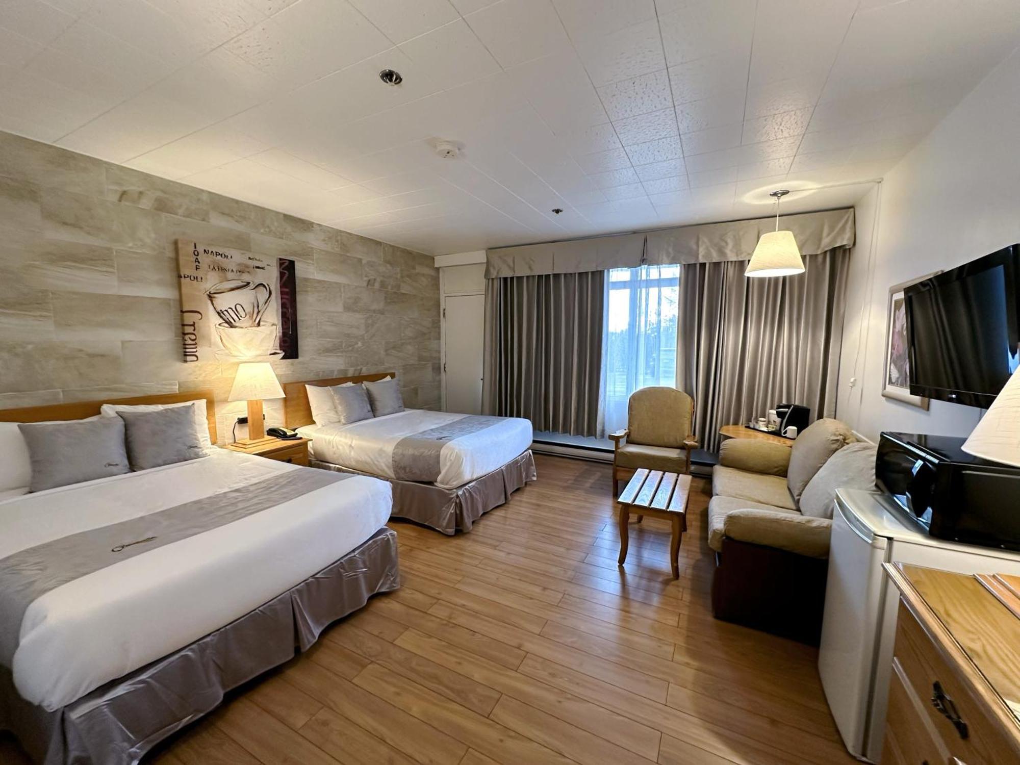 Hotel La Caravelle Baie-Comeau Εξωτερικό φωτογραφία