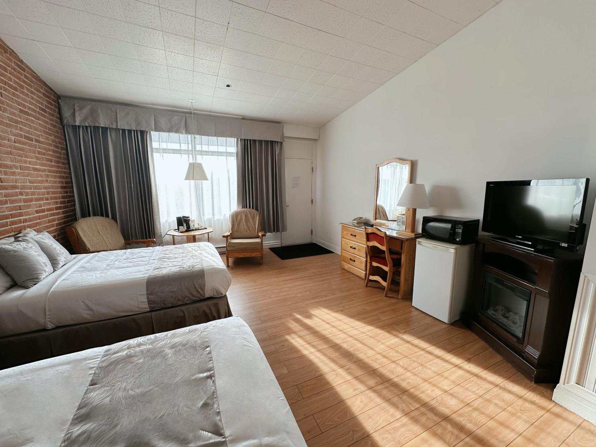 Hotel La Caravelle Baie-Comeau Εξωτερικό φωτογραφία