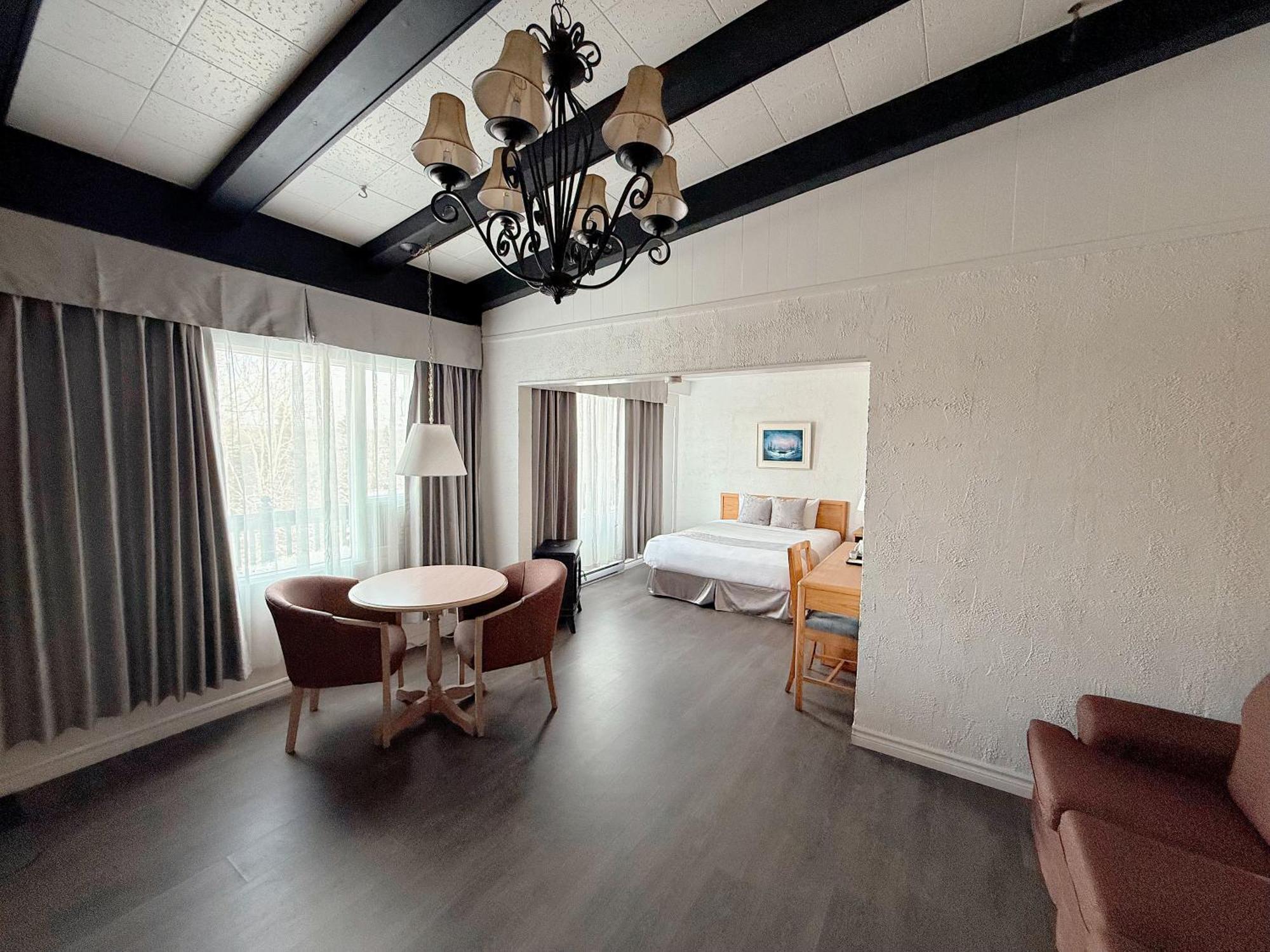Hotel La Caravelle Baie-Comeau Εξωτερικό φωτογραφία